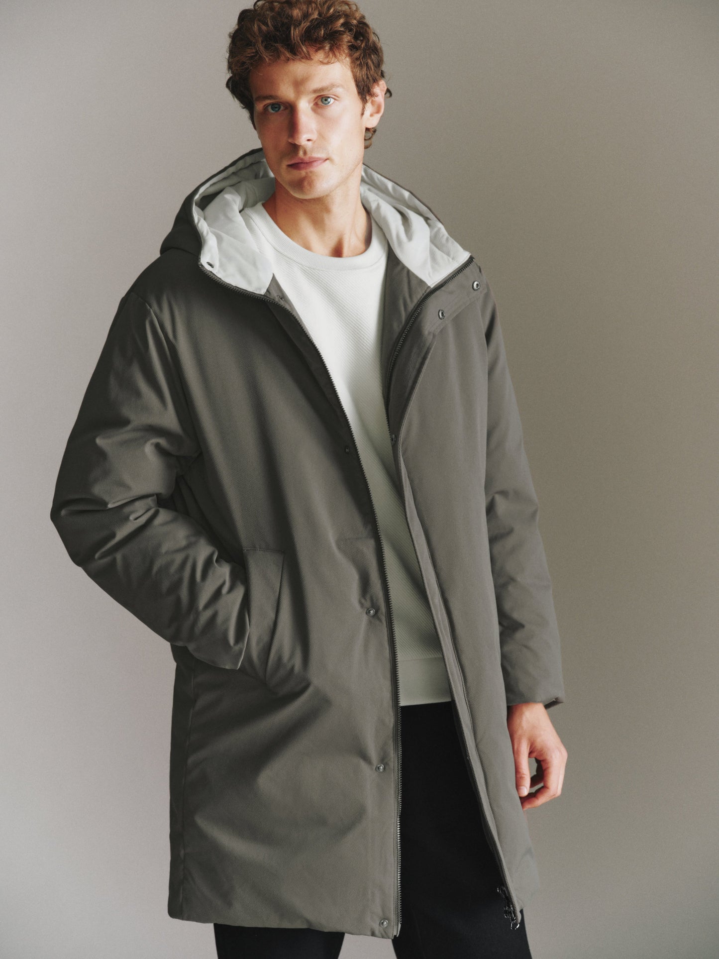 Drop Shoulder Sleeve Hooded Down Jacket