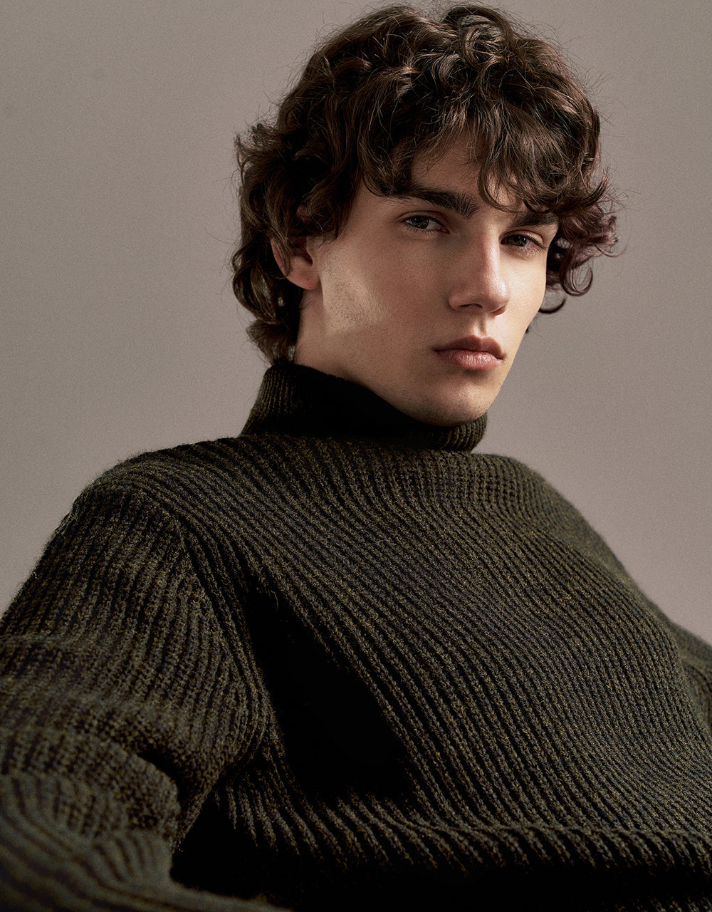 Turtle Neck Straight Sweater