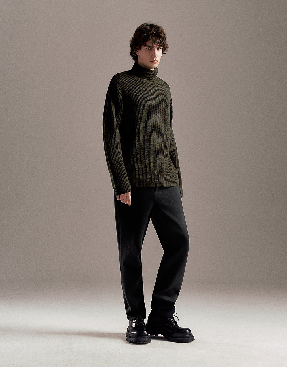 Turtle Neck Straight Sweater