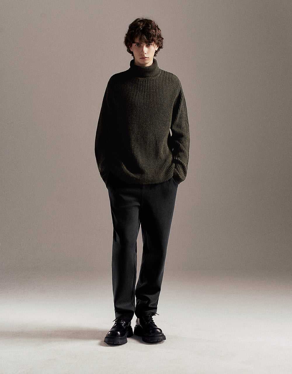 Turtle Neck Straight Sweater