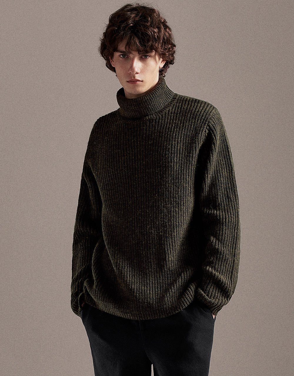 Turtle Neck Straight Sweater