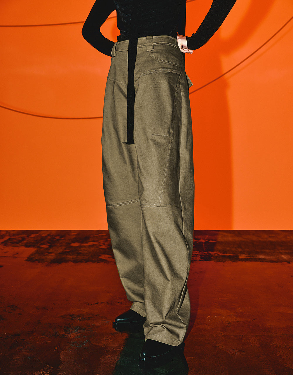 Loose Carrot Fit Pants