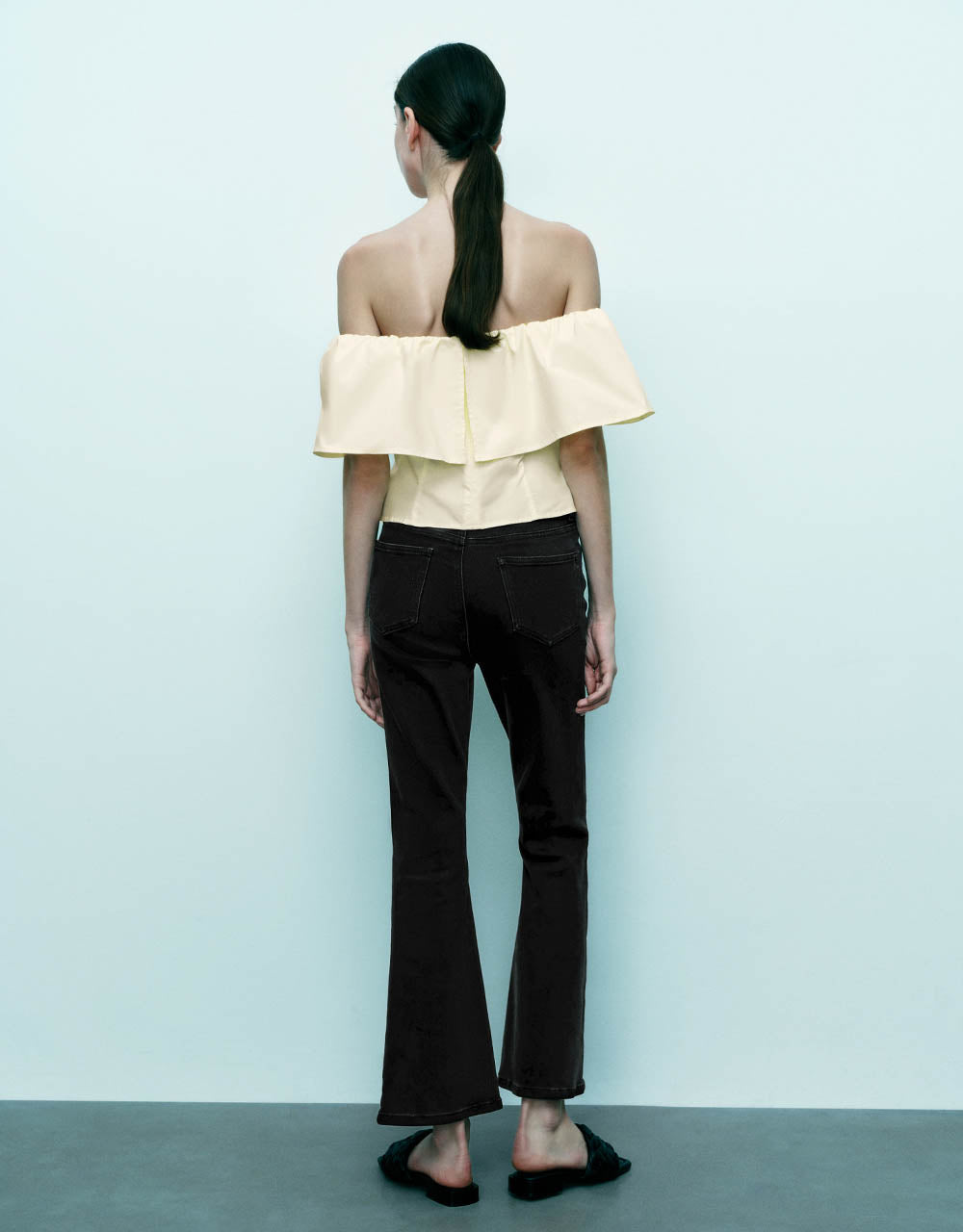 Ruffle Off-Shoulder Straight Blouse