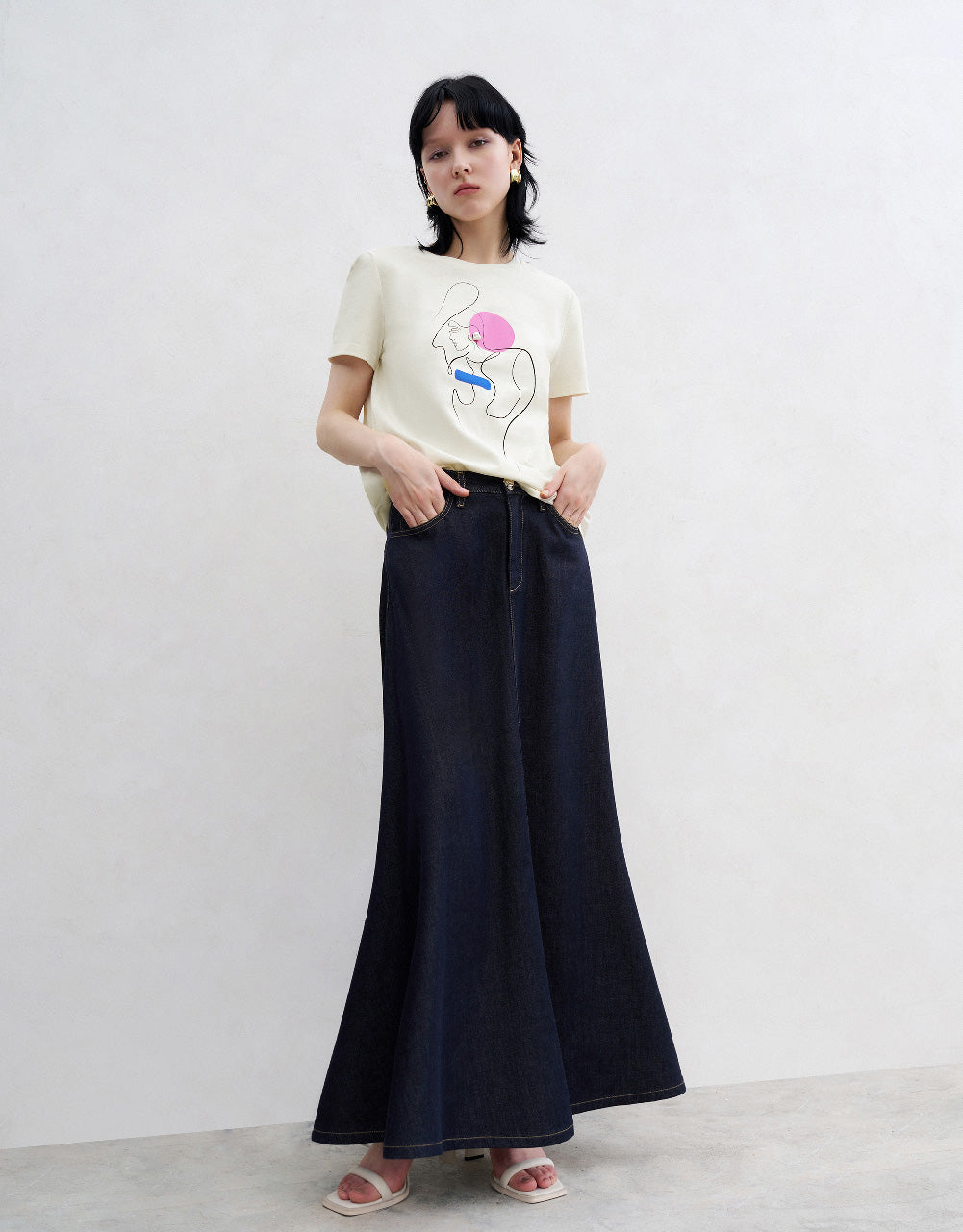 Linear Grphic Printed Crew Neck T-Shirt