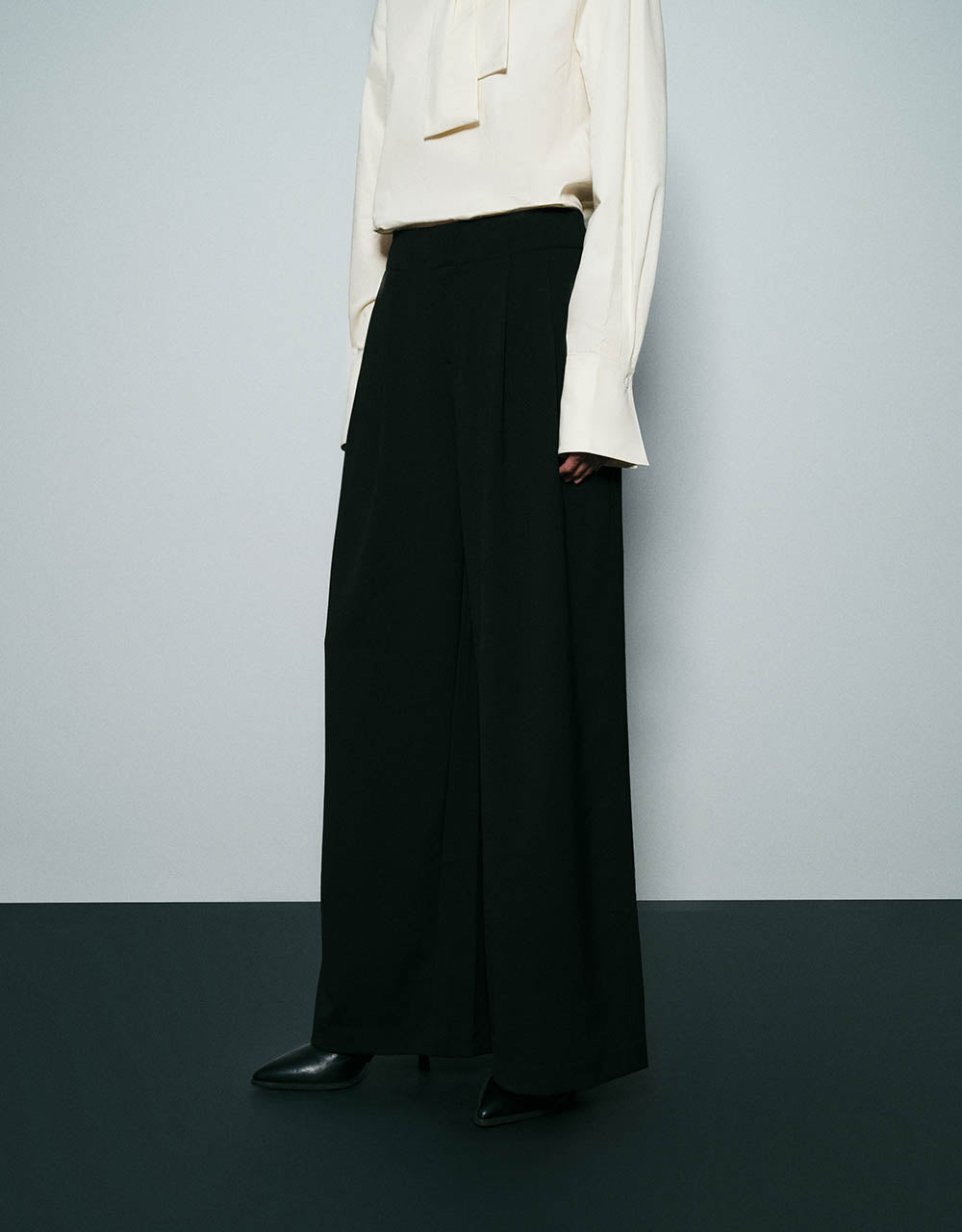 Tailored Wide-Leg Pants