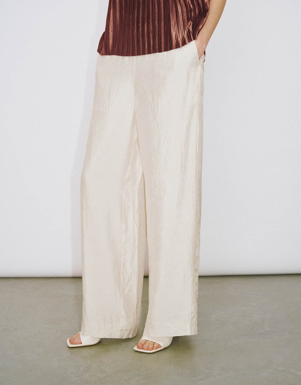 Textured Wide-Leg Pants