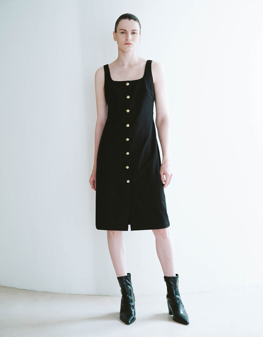 Sleeveless Square-Cut Collar Straight Dress