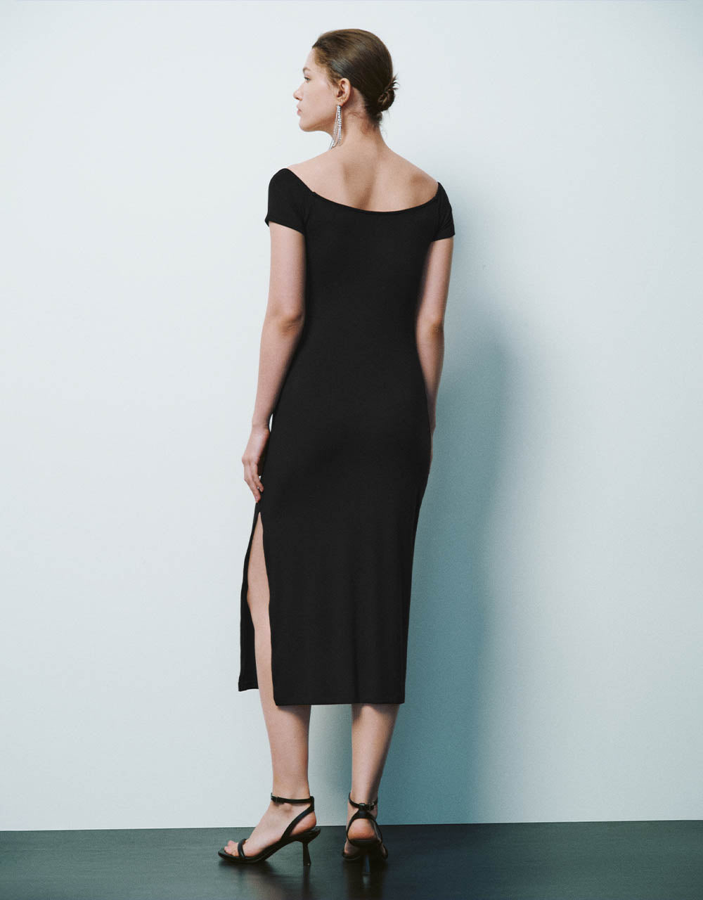 Raglan Sleeve Off-Shoulder Skinny Dress