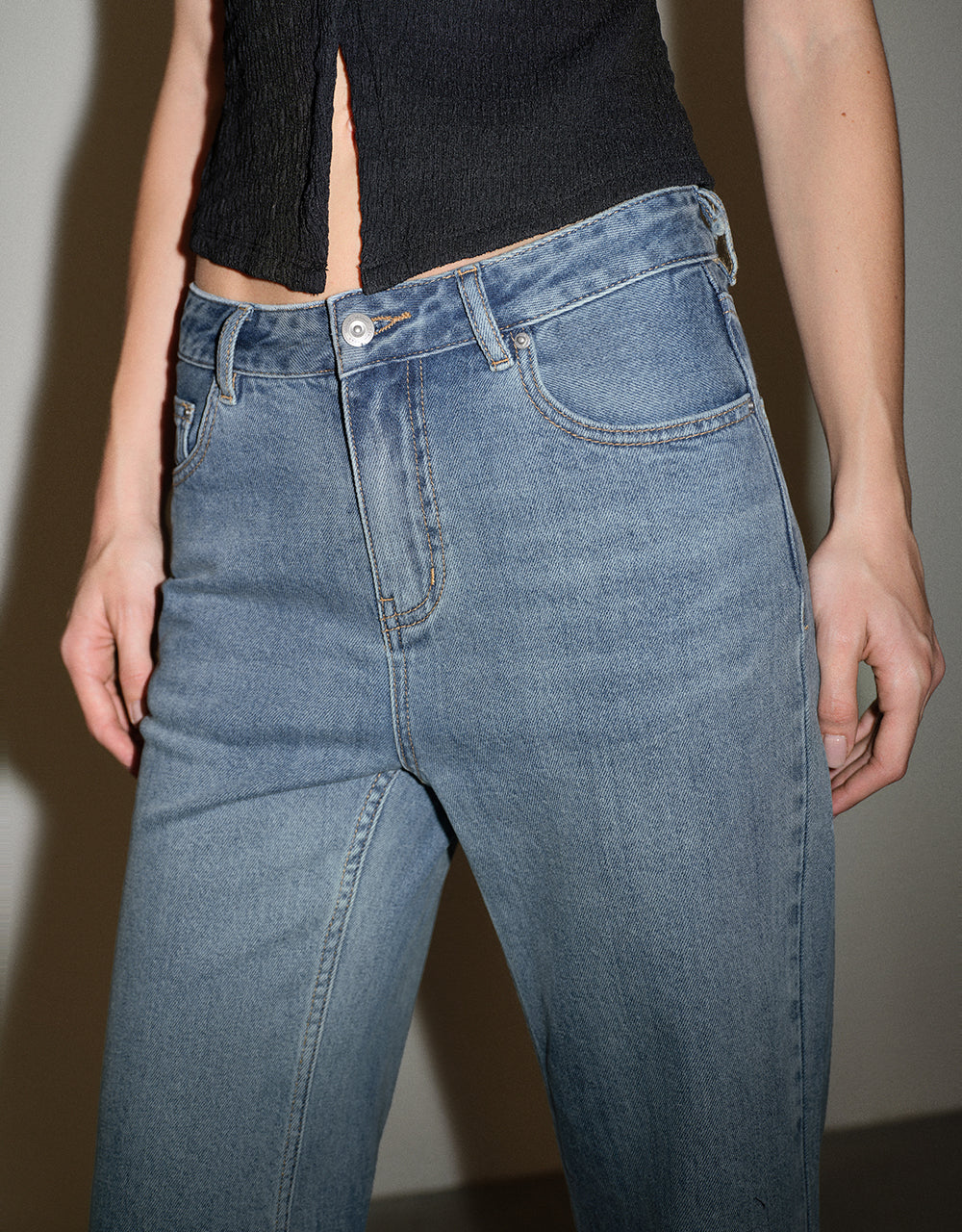 Raw Hem Wide-Leg Jeans