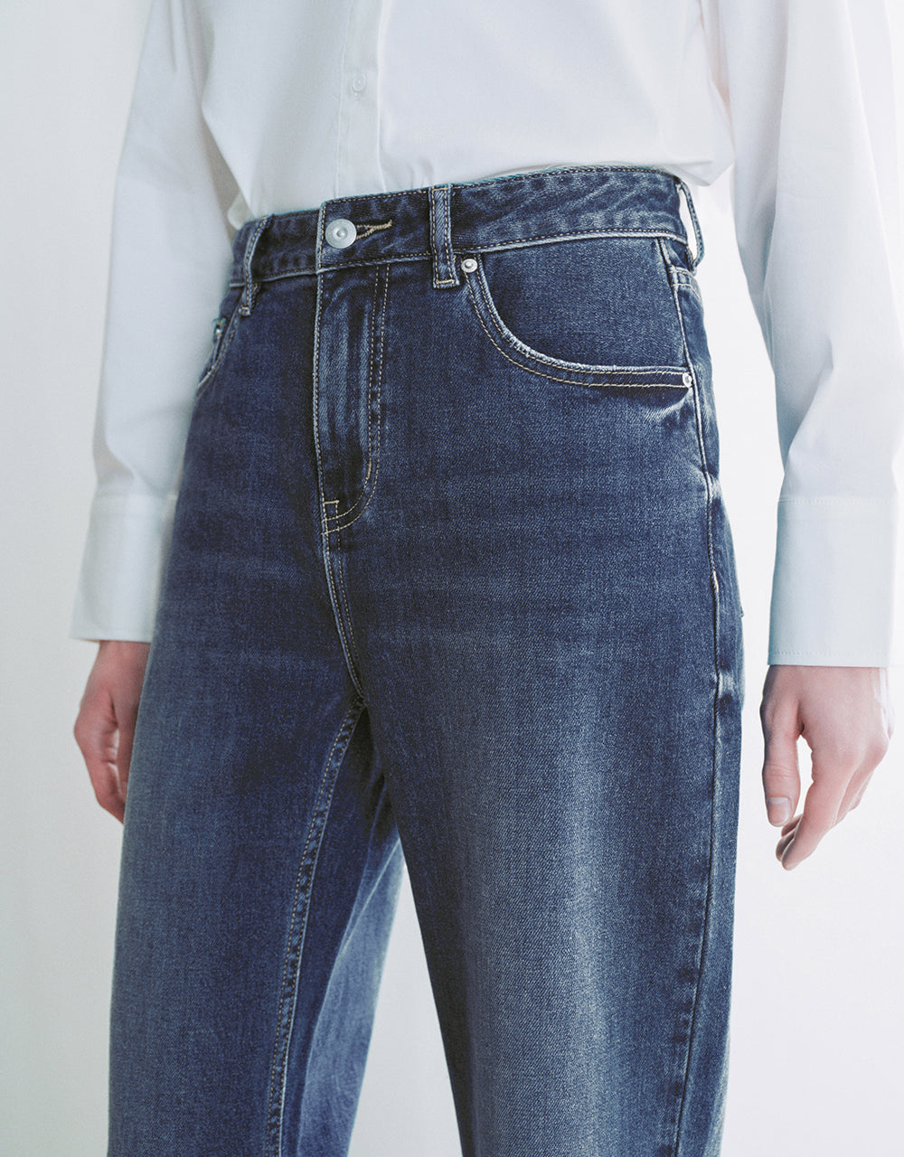 Wide-Leg Jeans