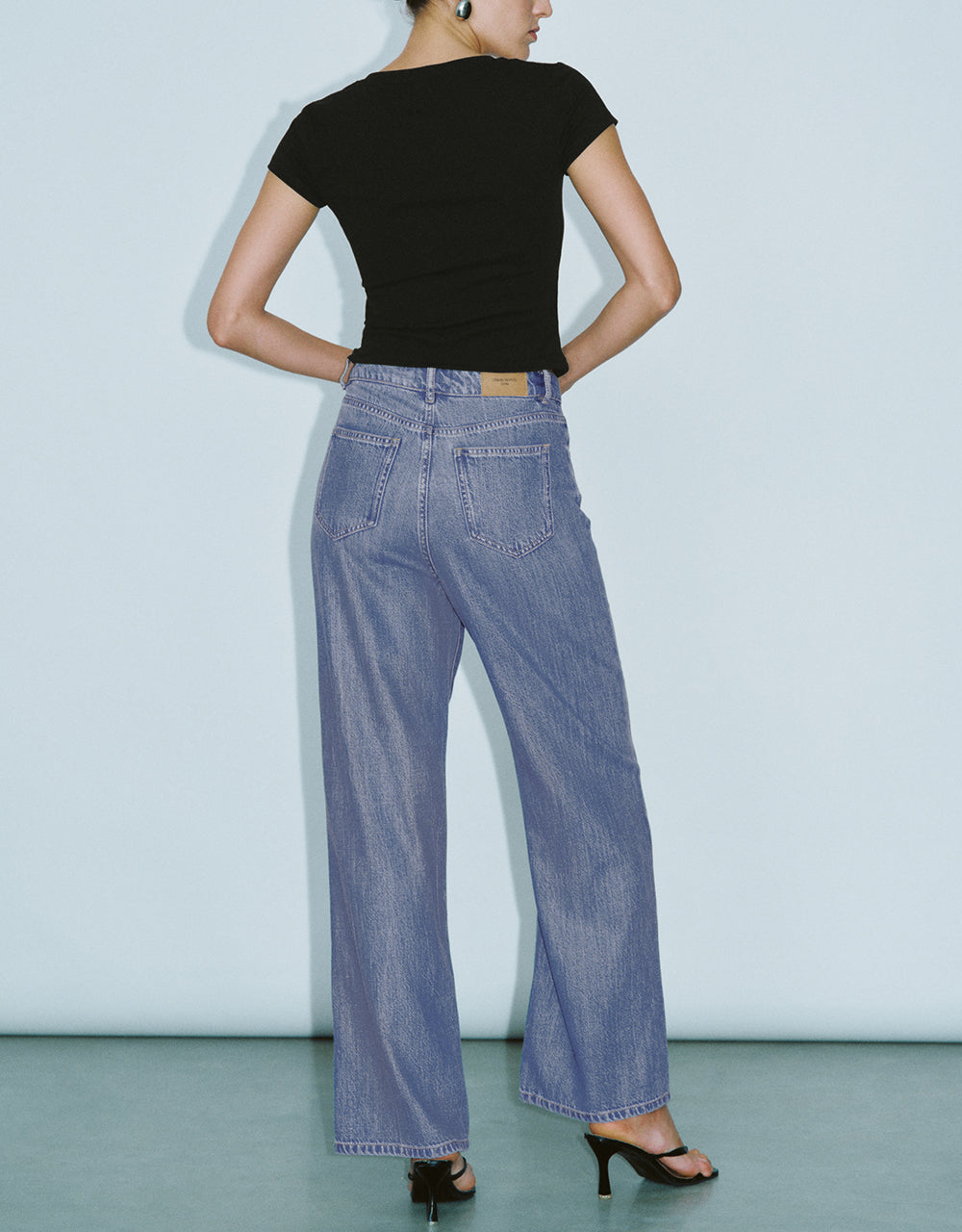 Wide-Leg Jeans