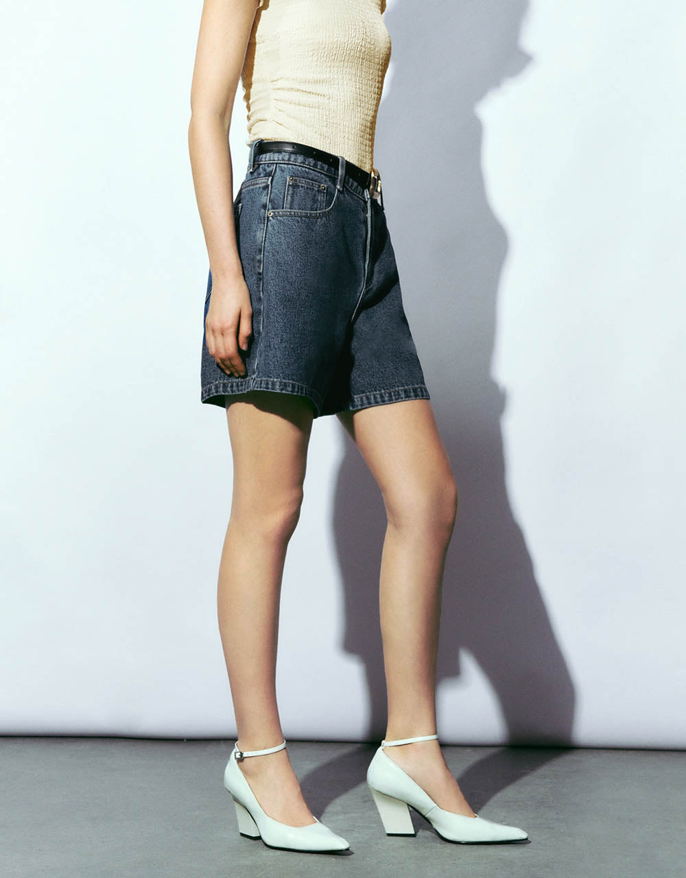 Loose Denim Shorts With Belt