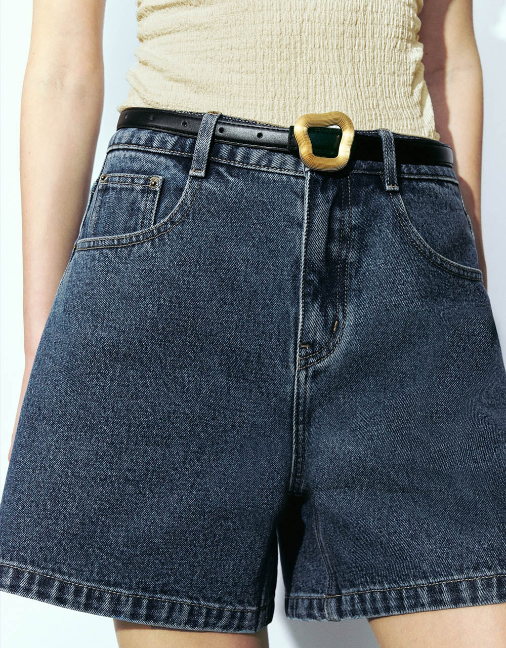 Loose Denim Shorts With Belt