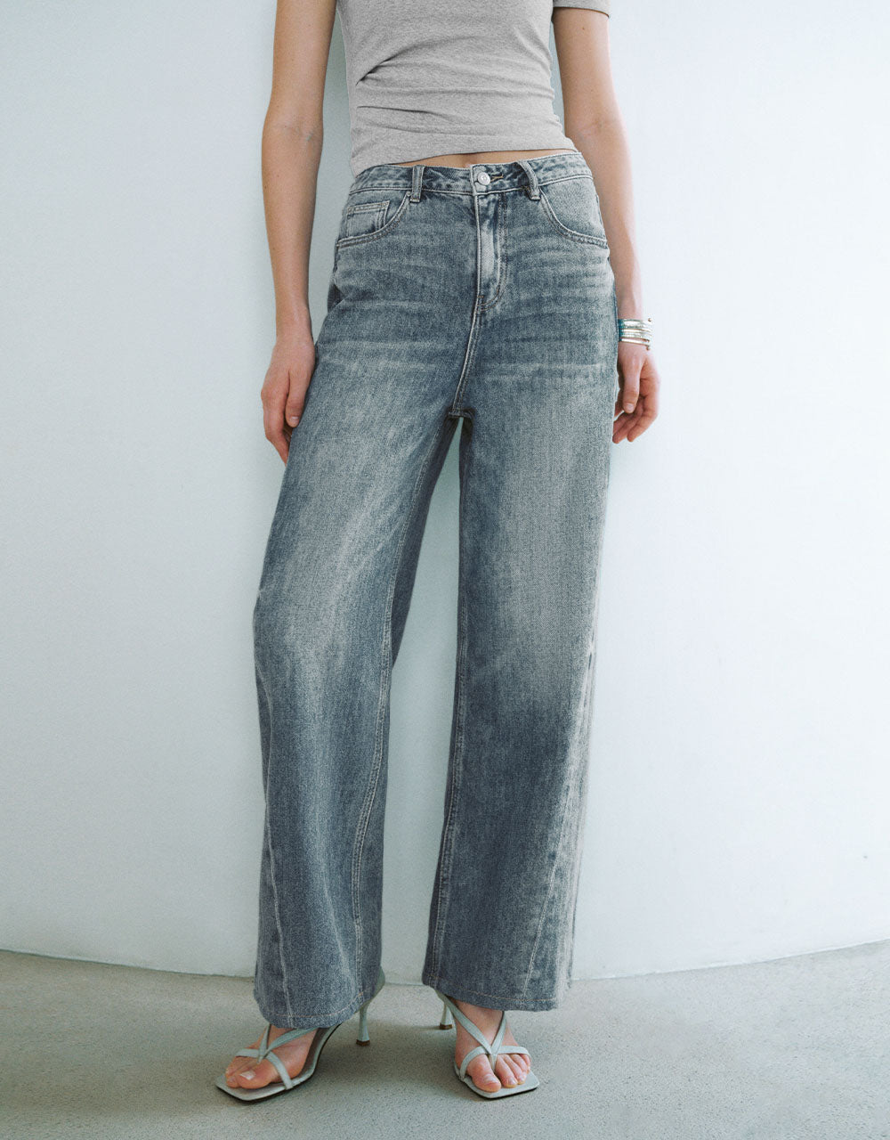 Wide-Leg Jeans