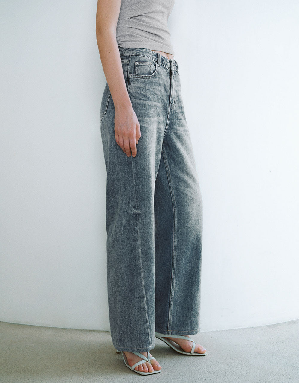 Wide-Leg Jeans