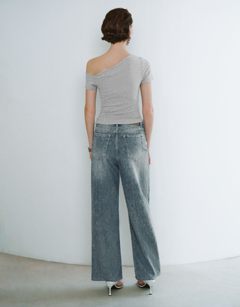 Wide-Leg Jeans