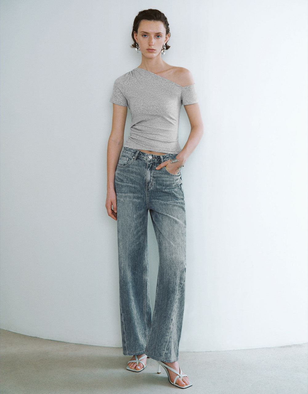 Wide-Leg Jeans