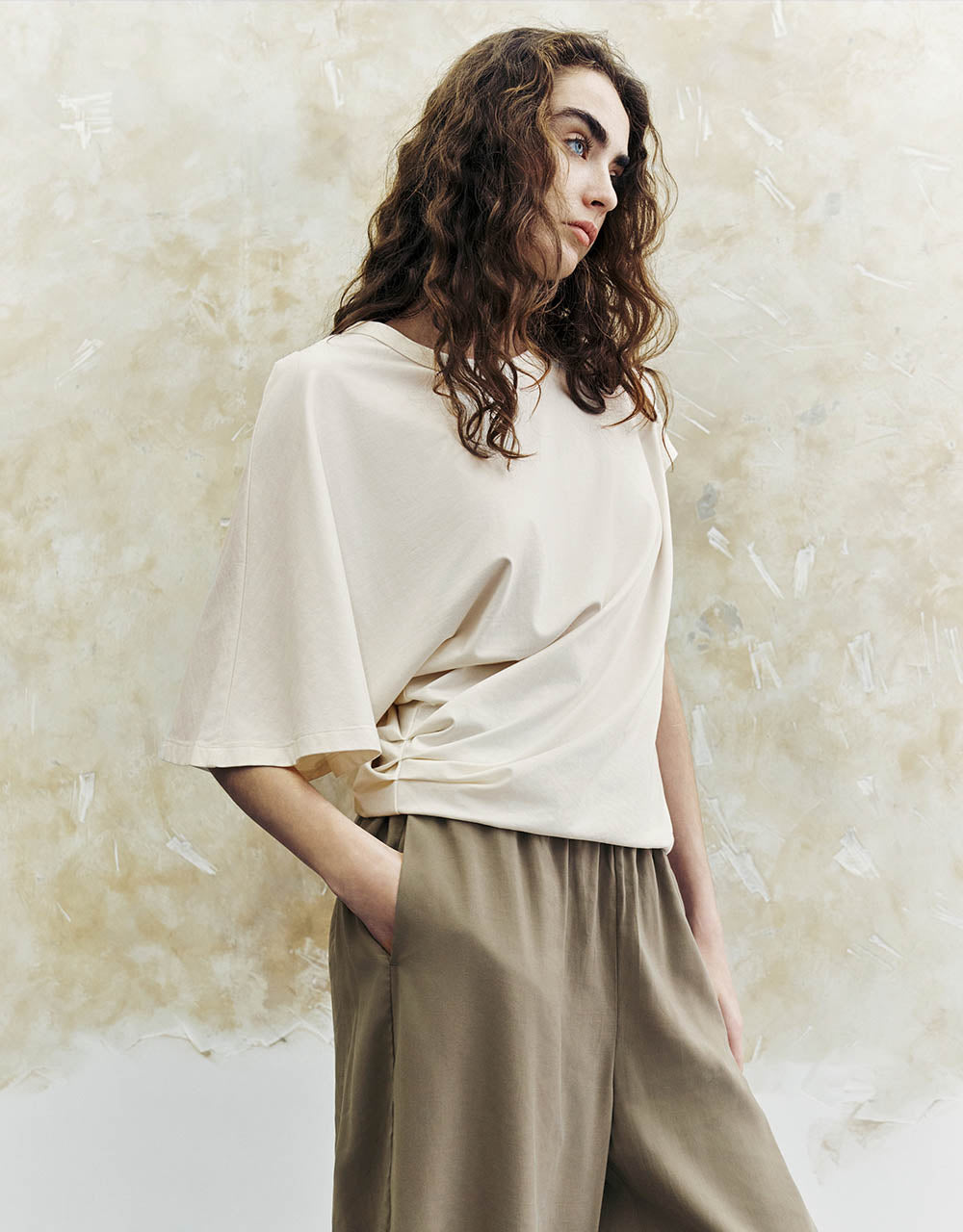 Asymmetric Crew Neck Loose T-Shirt