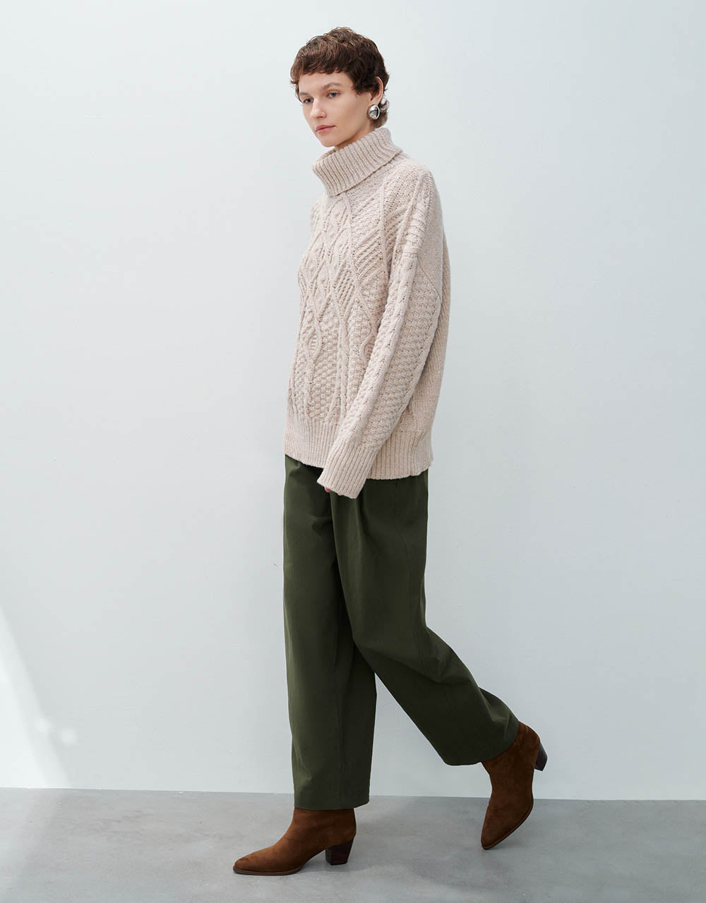 Cropped Carrot Fit Pants