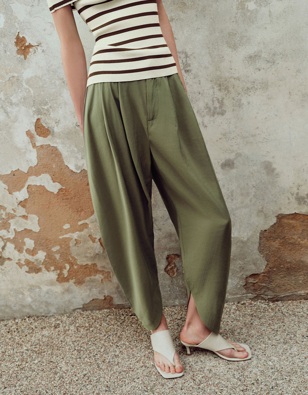 Loose Carrot Fit Pants