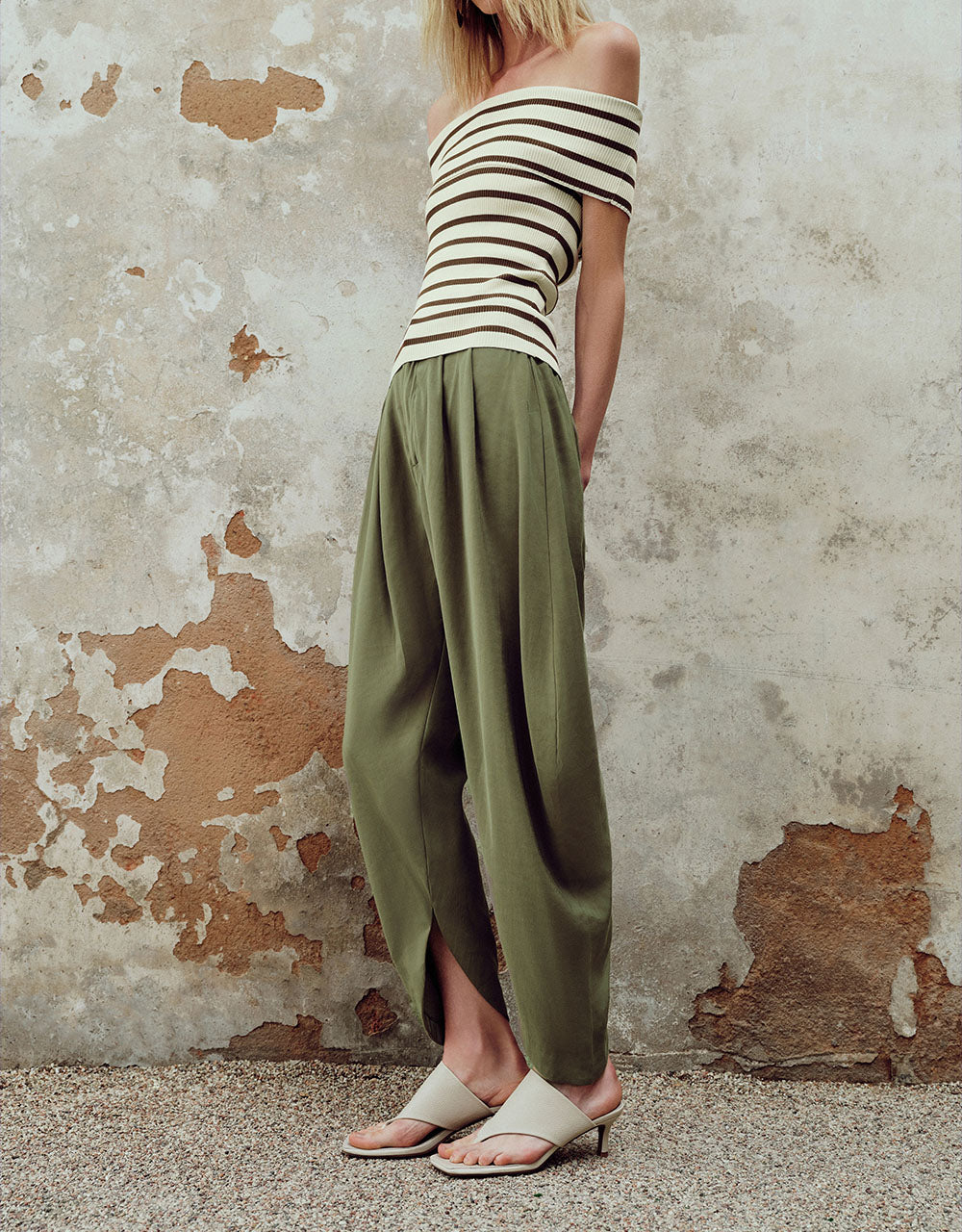 Loose Carrot Fit Pants