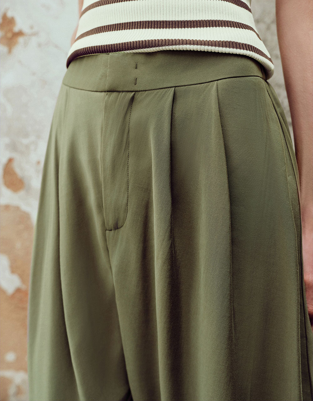 Loose Carrot Fit Pants