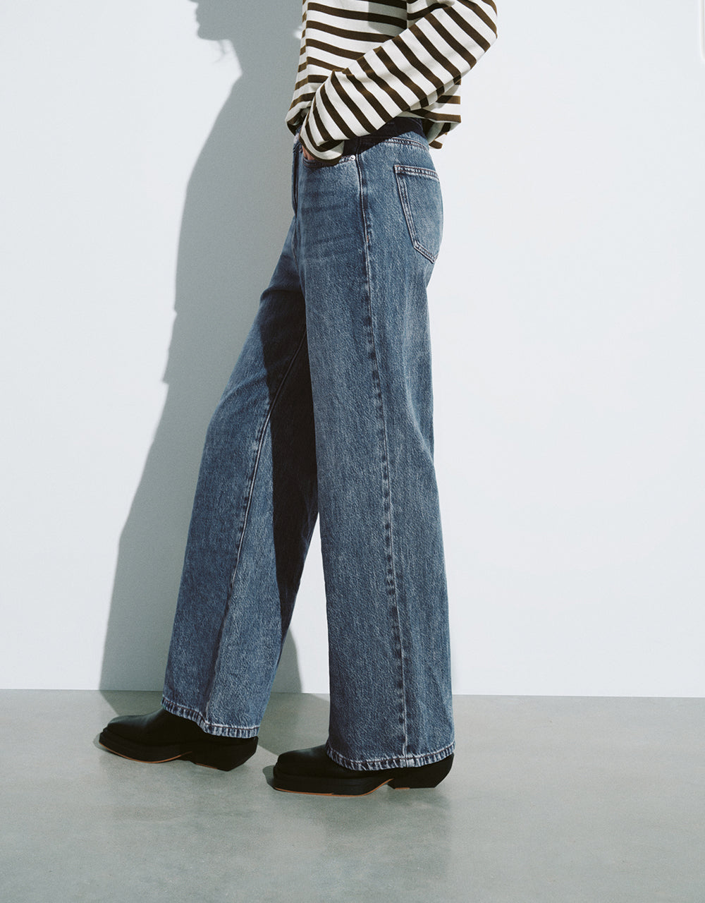 Wide-Leg Jeans