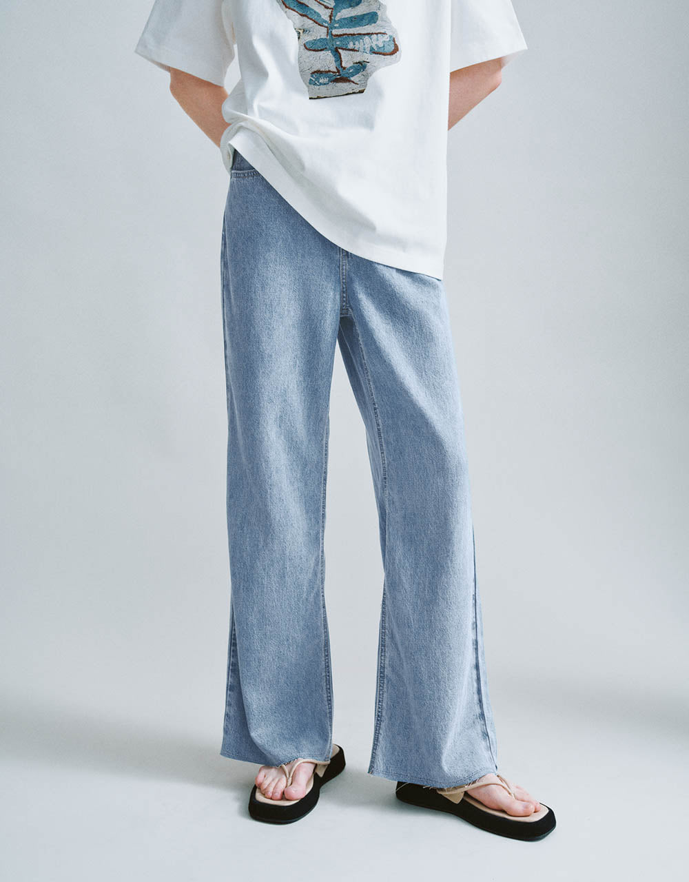 Wide-Leg Jeans