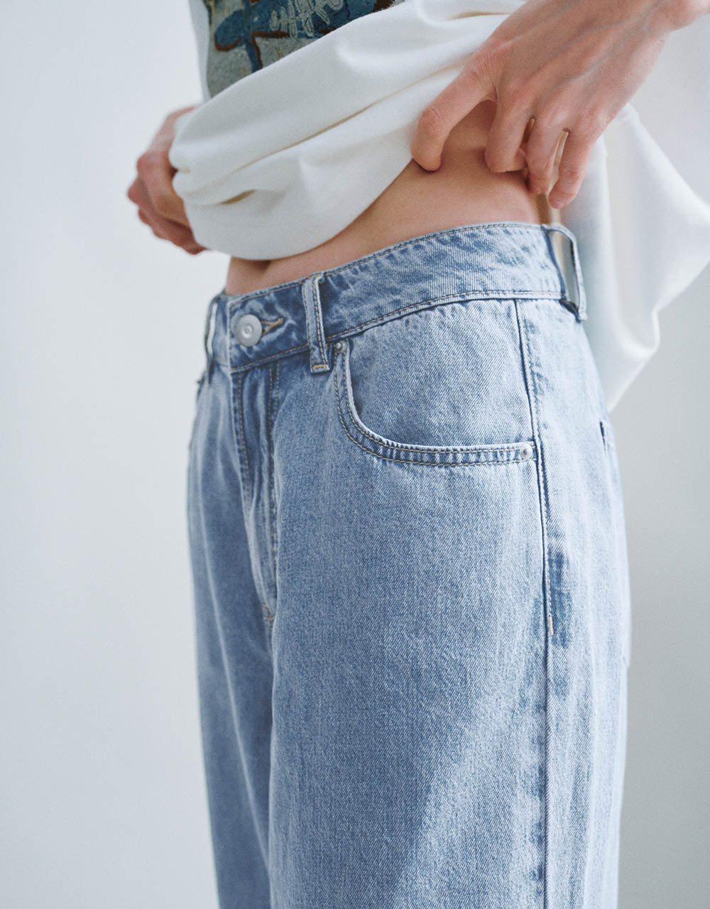 Wide-Leg Jeans