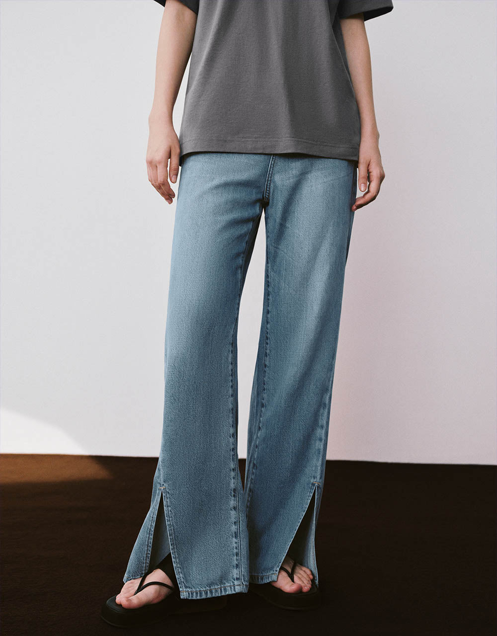 Split Hem Wide-Leg Jeans