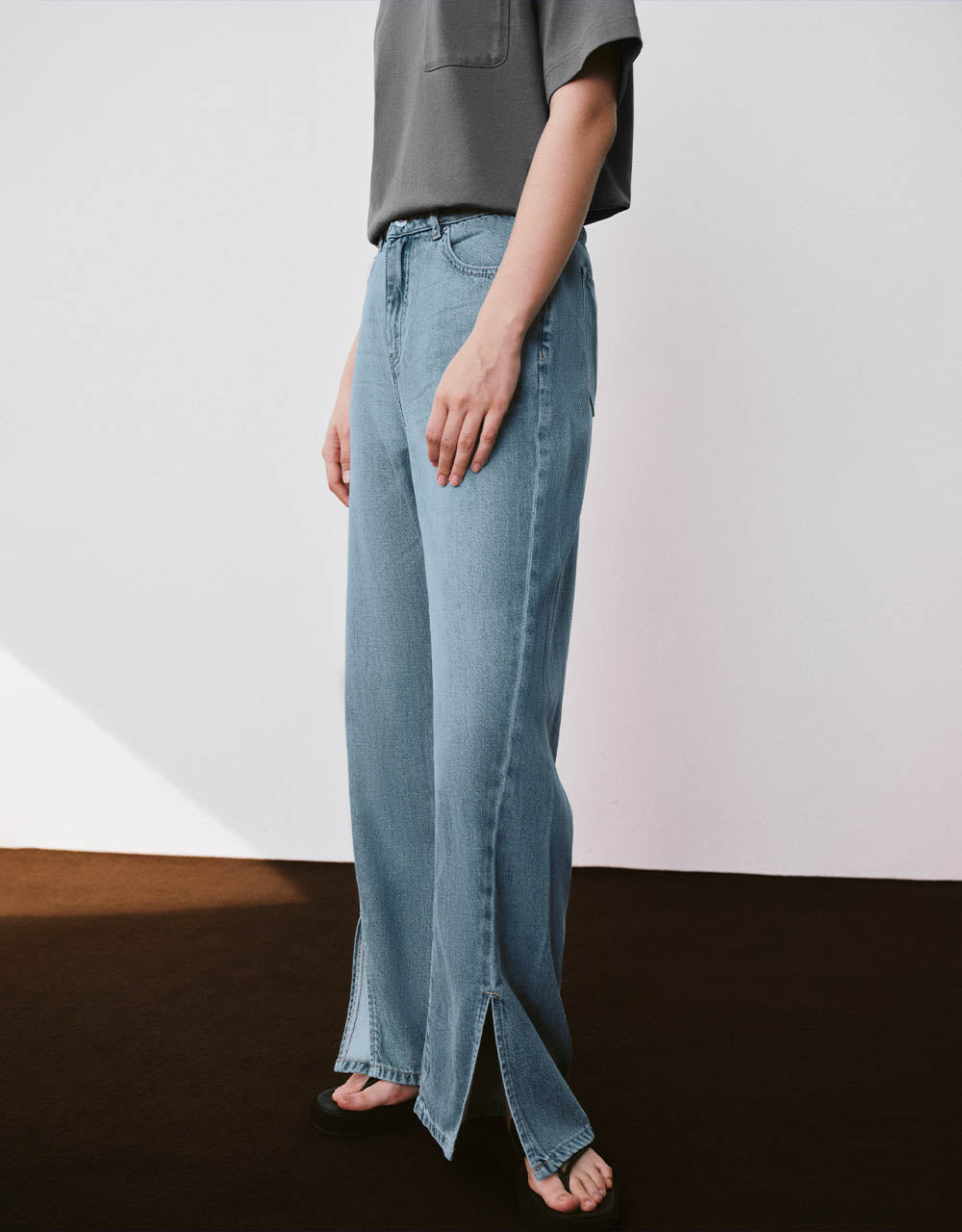 Split Hem Wide-Leg Jeans