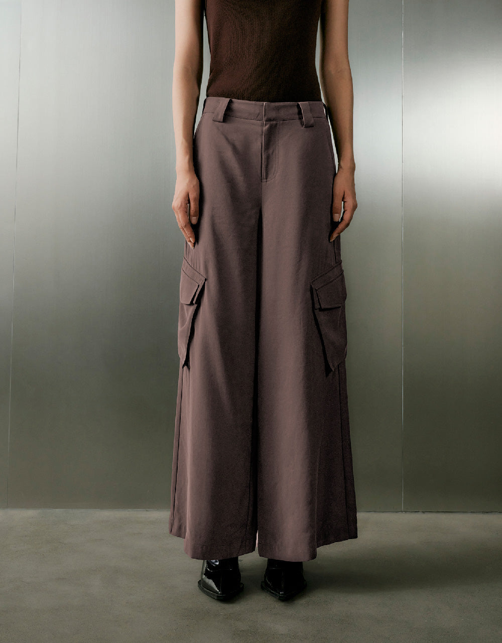 Multi-Pocket Wide-Leg Pants