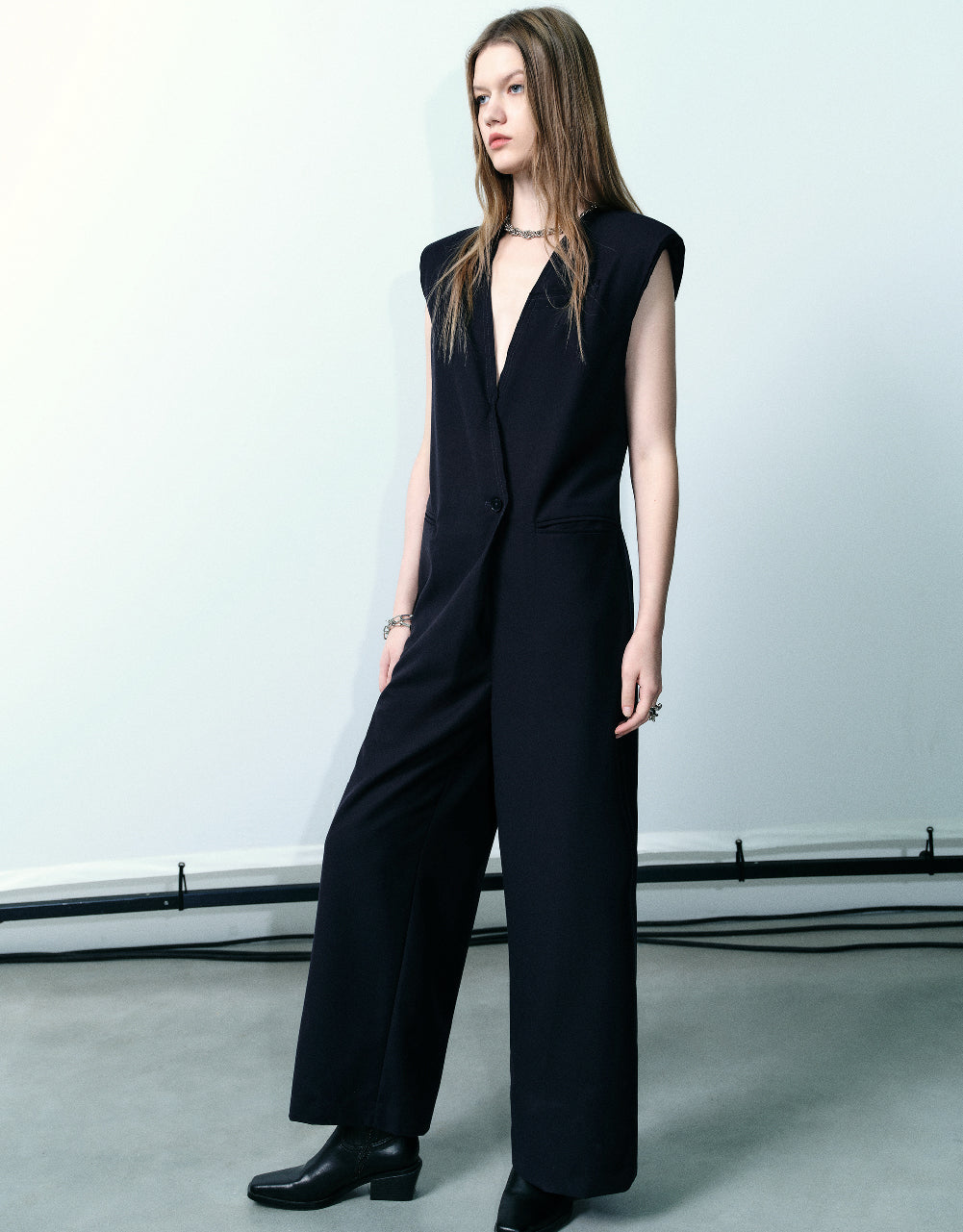 Sleeveless V-Neck Jumpsuit