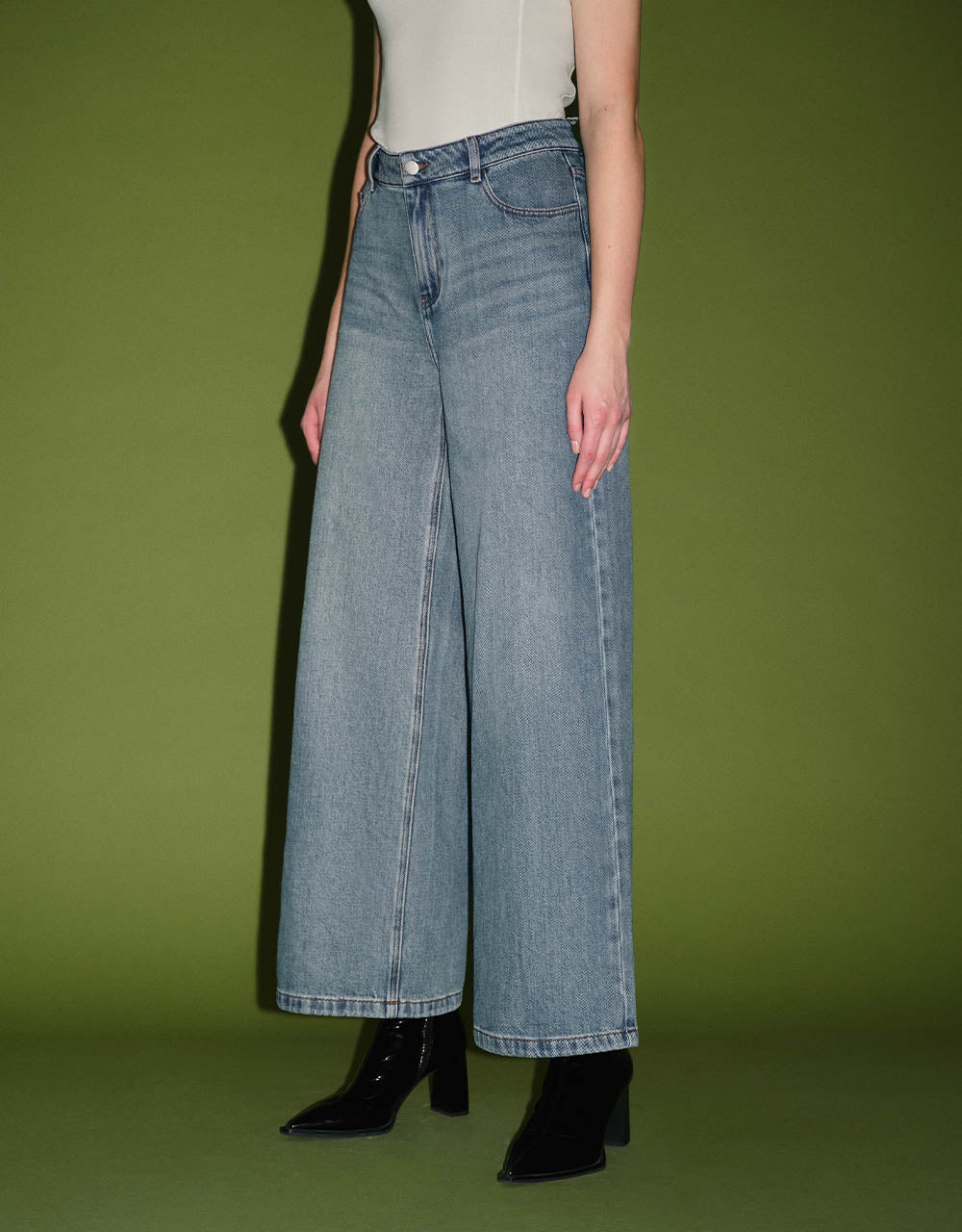 Wide-Leg Jeans