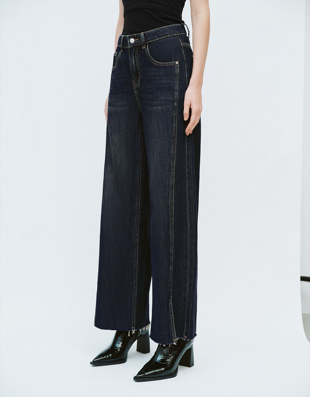 Wide-Leg Jeans