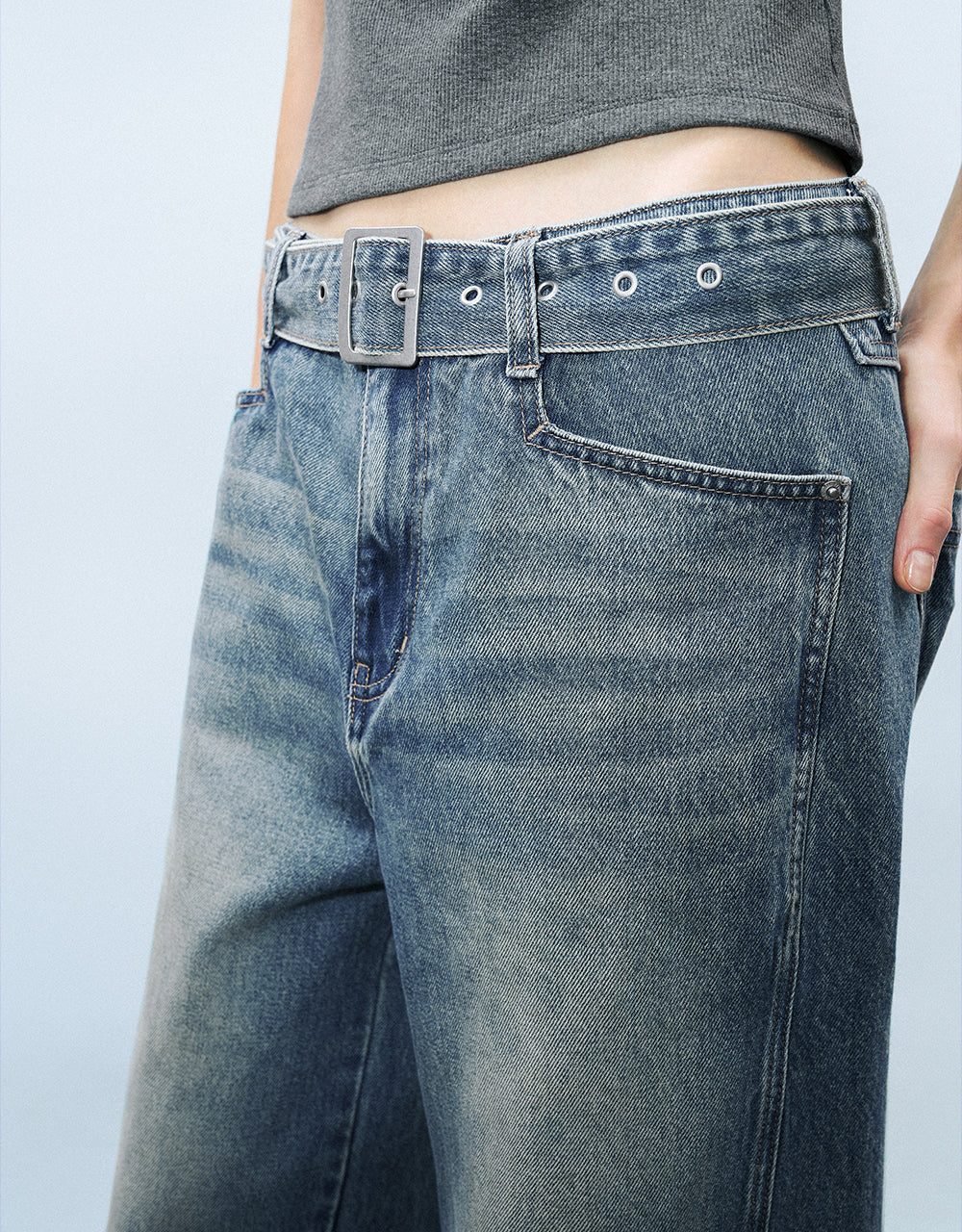 Straight Jeans With Belt