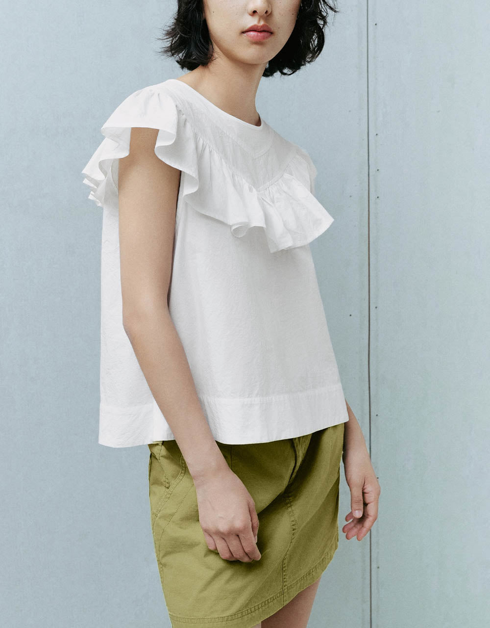 Ruffle Sleeveless Crew Neck Overhead Shirt