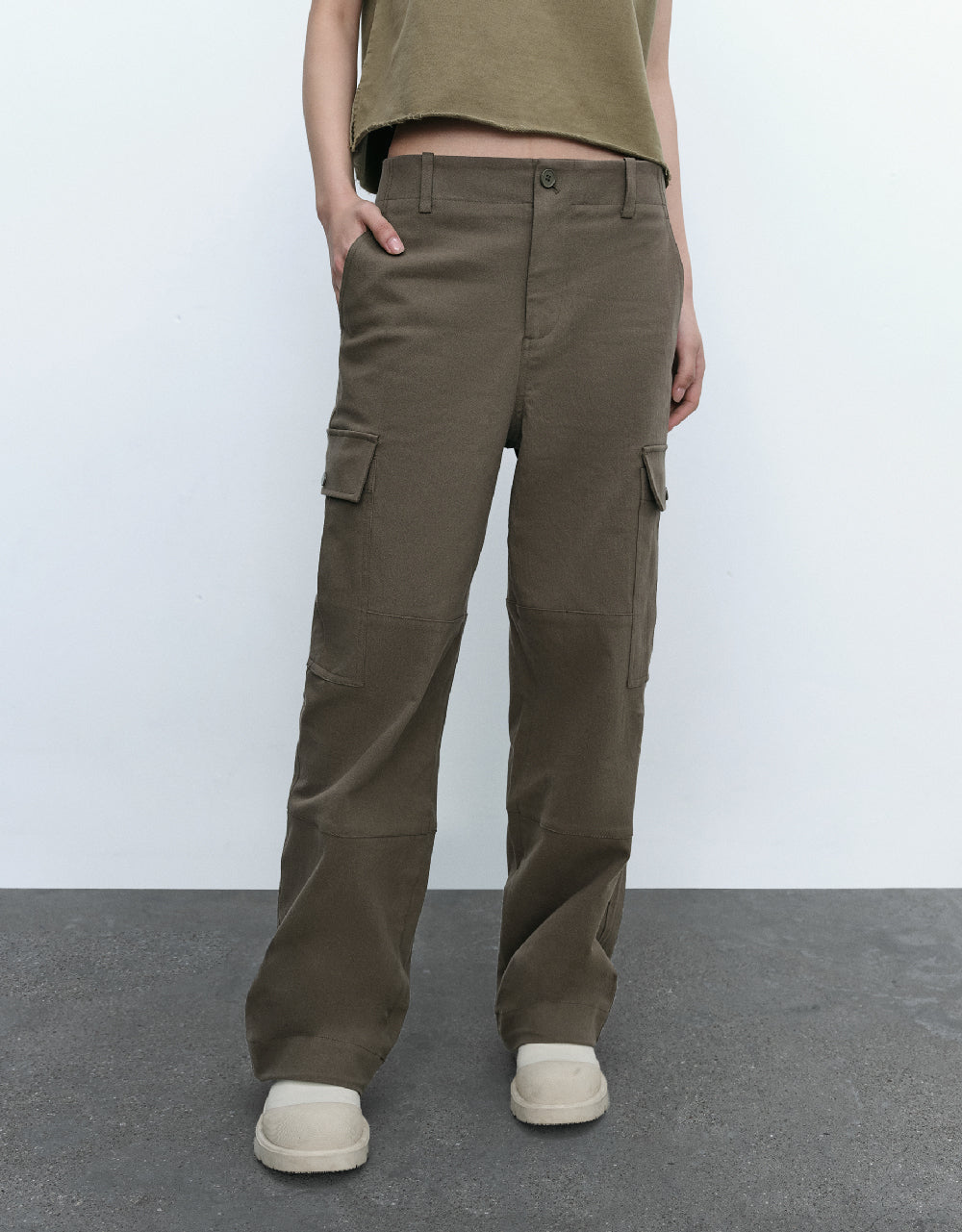 Multi-Pocket Wide-Leg Pants