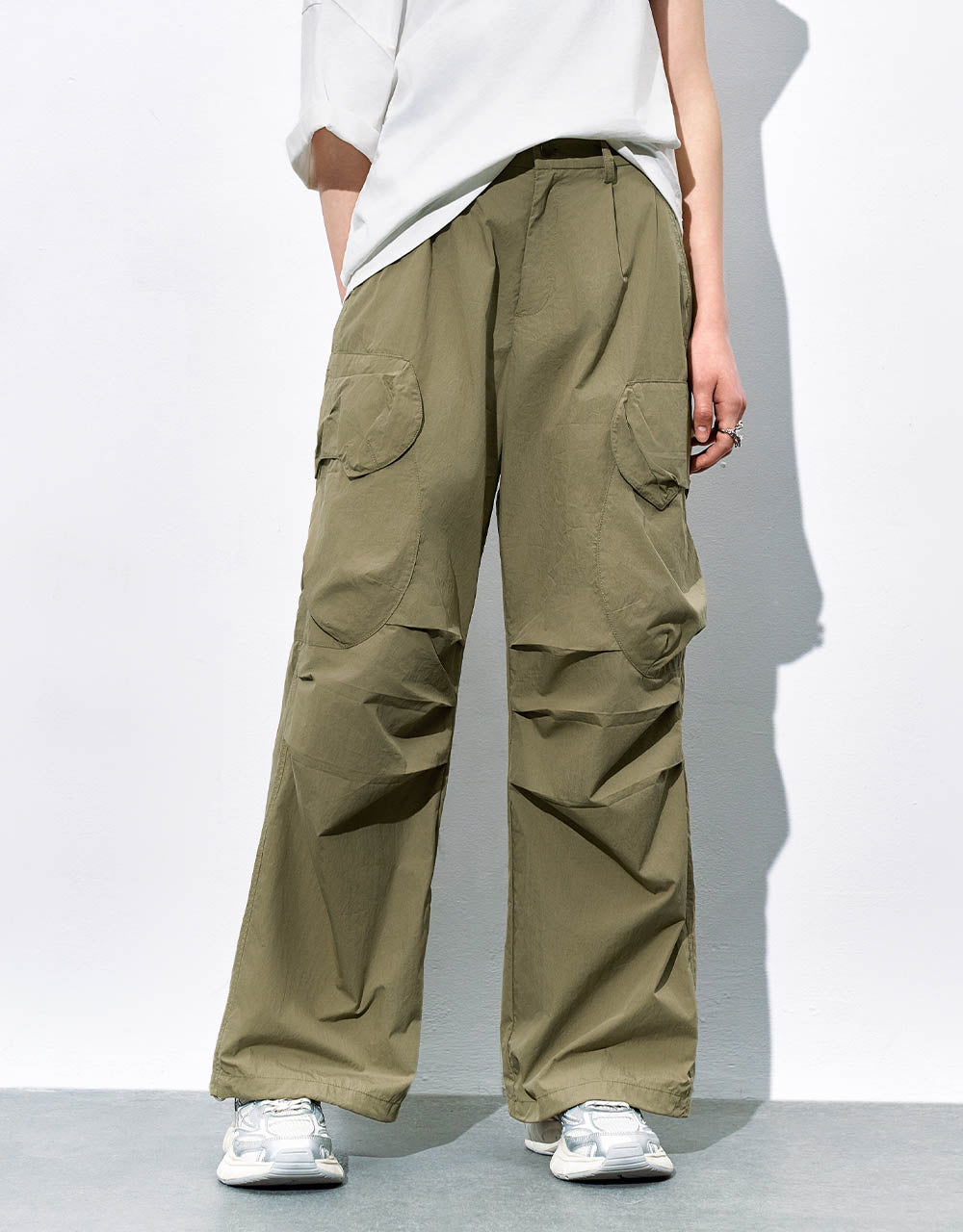Multi-Pocket Loose Wide-Leg Pants