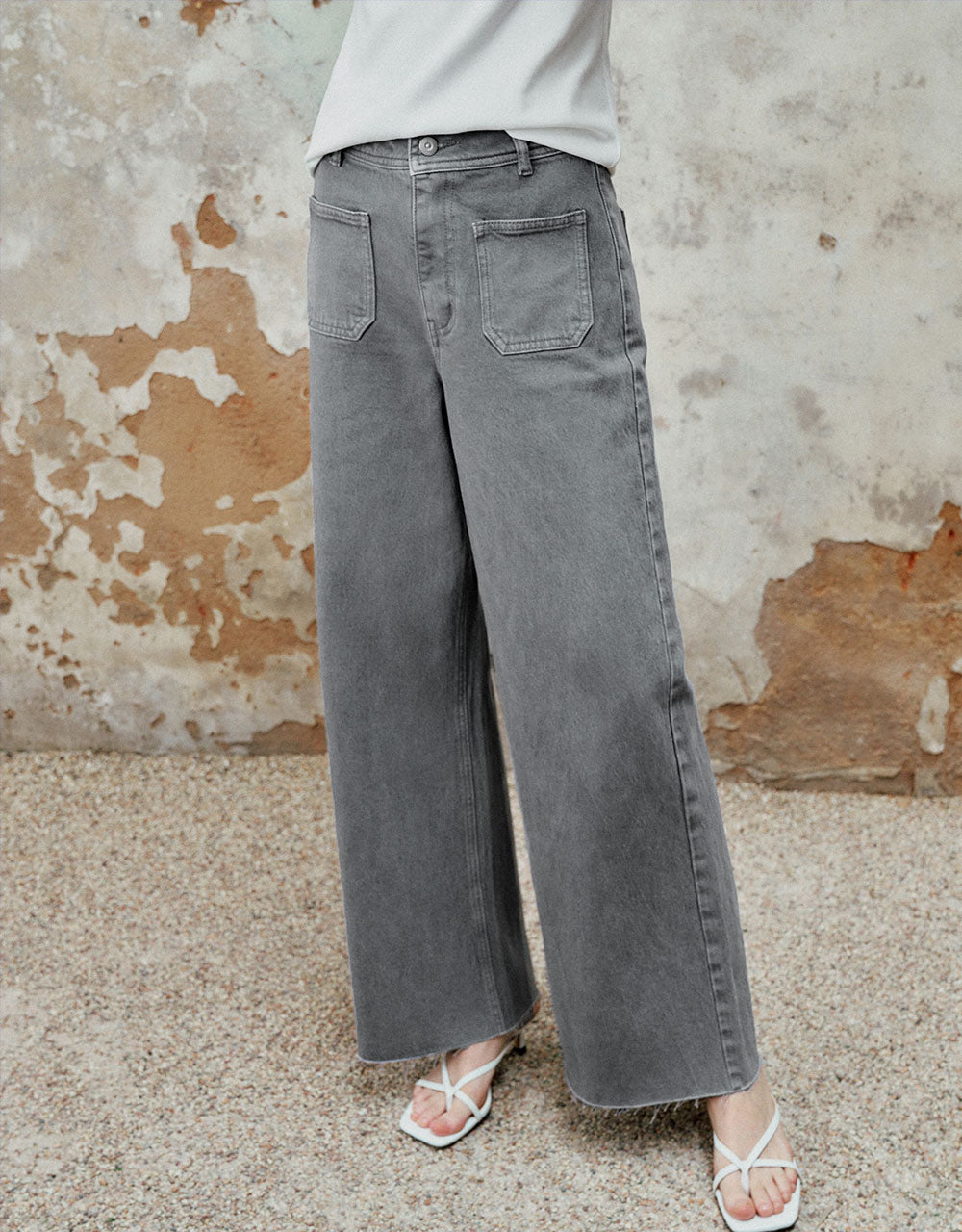 Front Pocket Wide-Leg Jeans