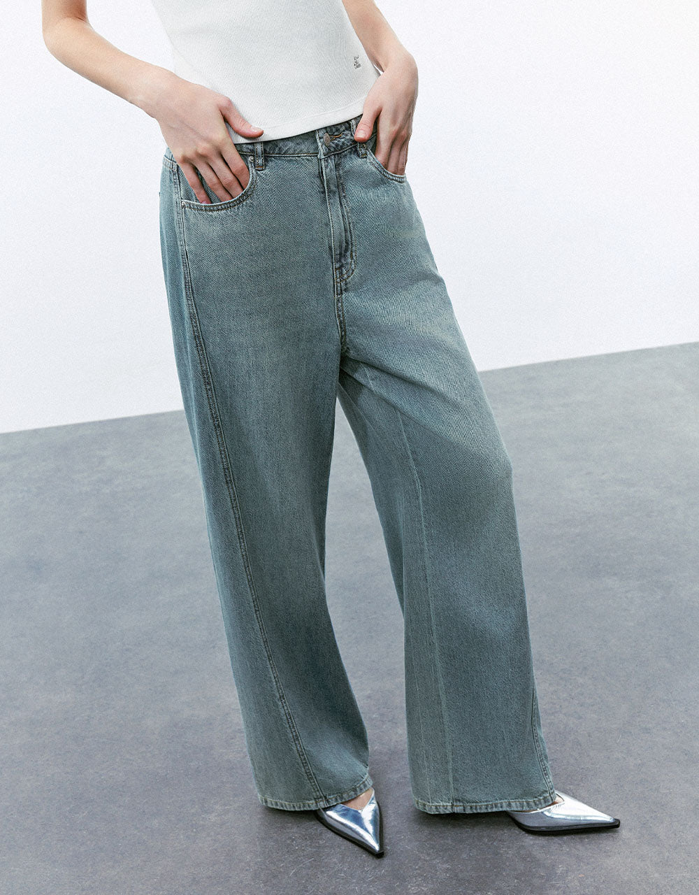 Wide-Leg Jeans