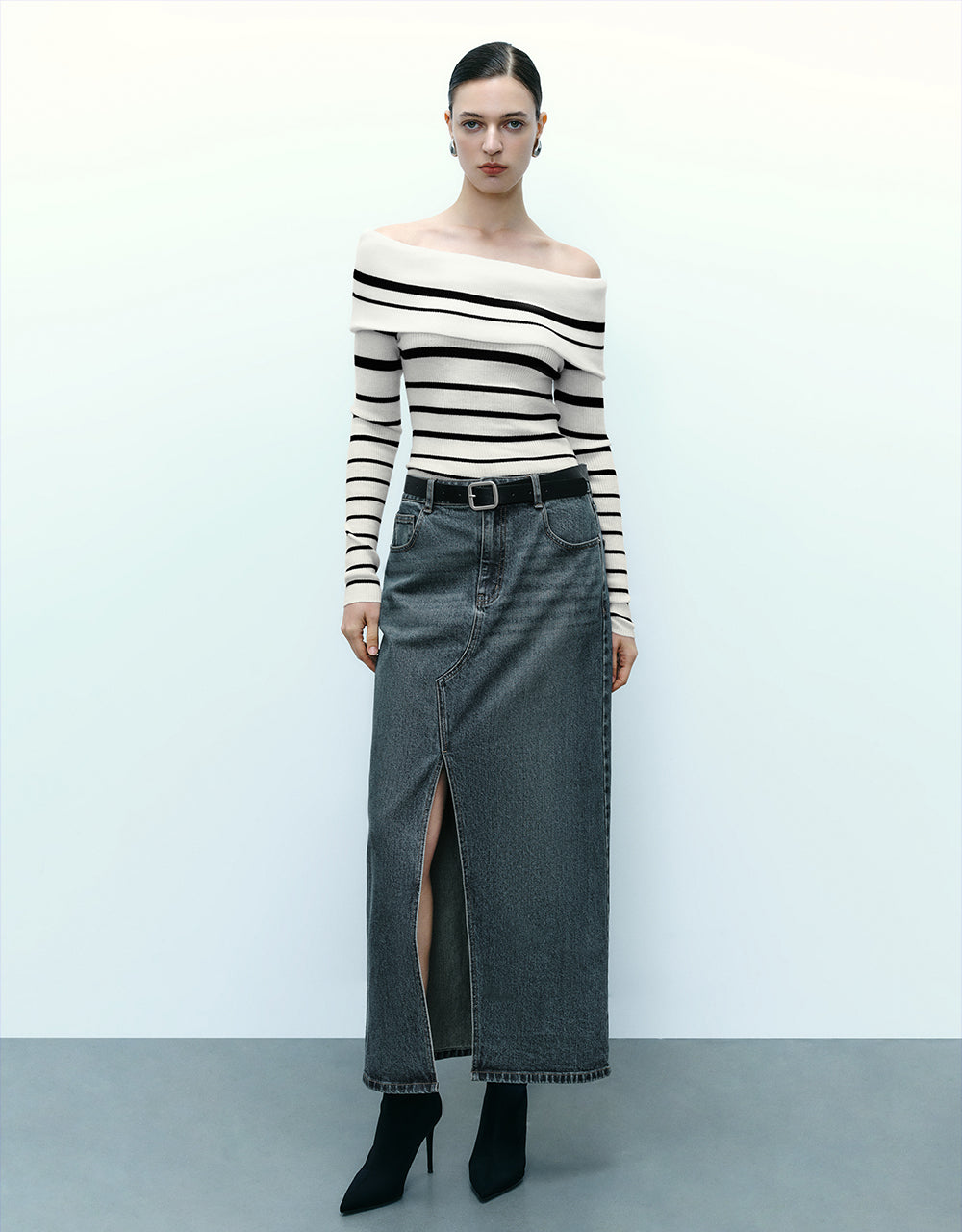 Striped Off-Shoulder Skinny Knitted T-Shirt