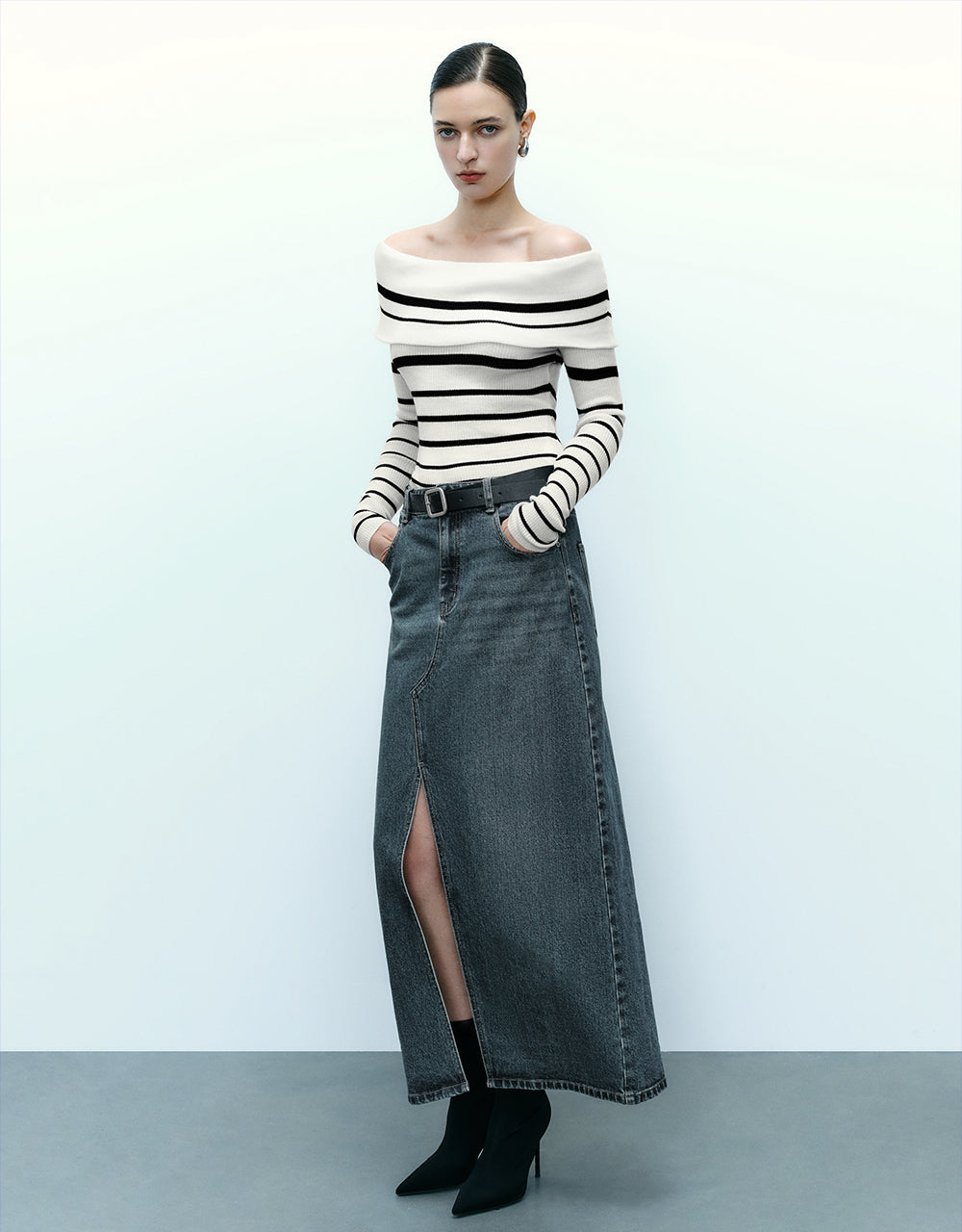 Striped Off-Shoulder Skinny Knitted T-Shirt