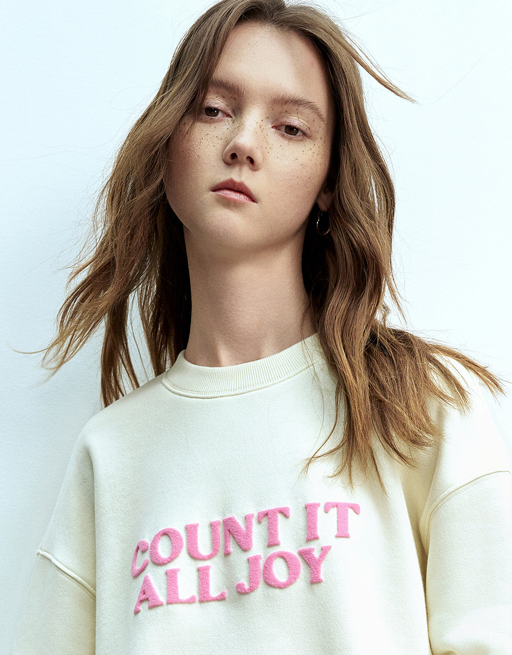 Letter Embossed Crew Neck Loose T-Shirt