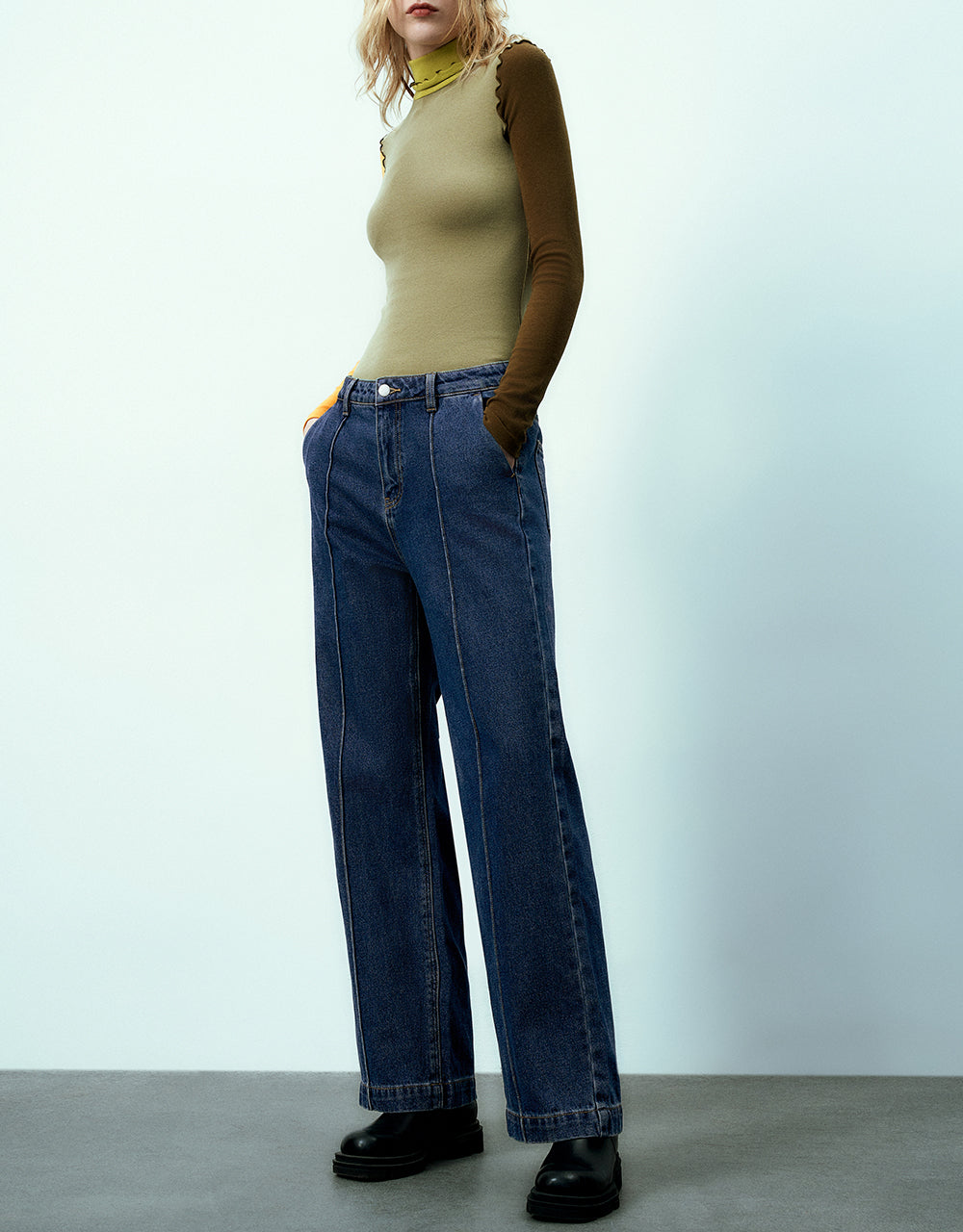 Wide-Leg Jeans