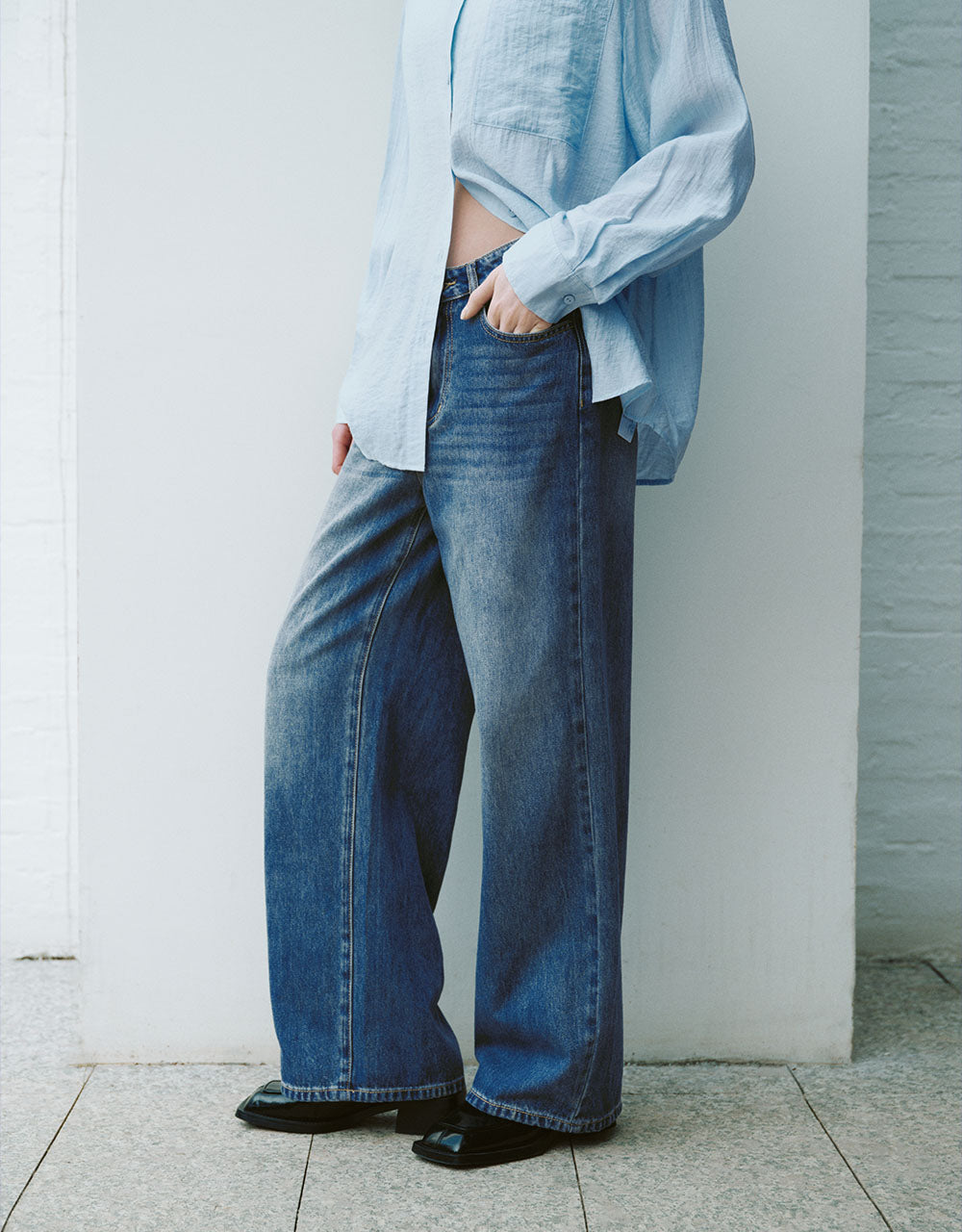 Wide-Leg Jeans