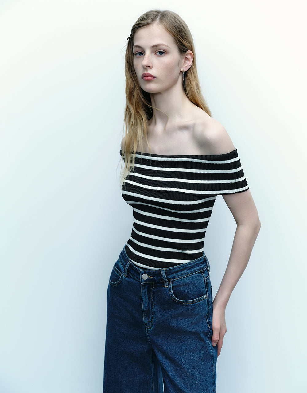 Striped Sleeveless Off-Shoulder Knitted T-Shirt