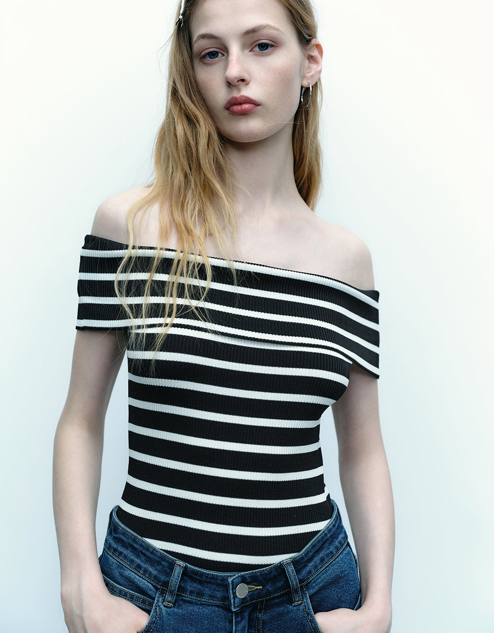 Striped Sleeveless Off-Shoulder Knitted T-Shirt