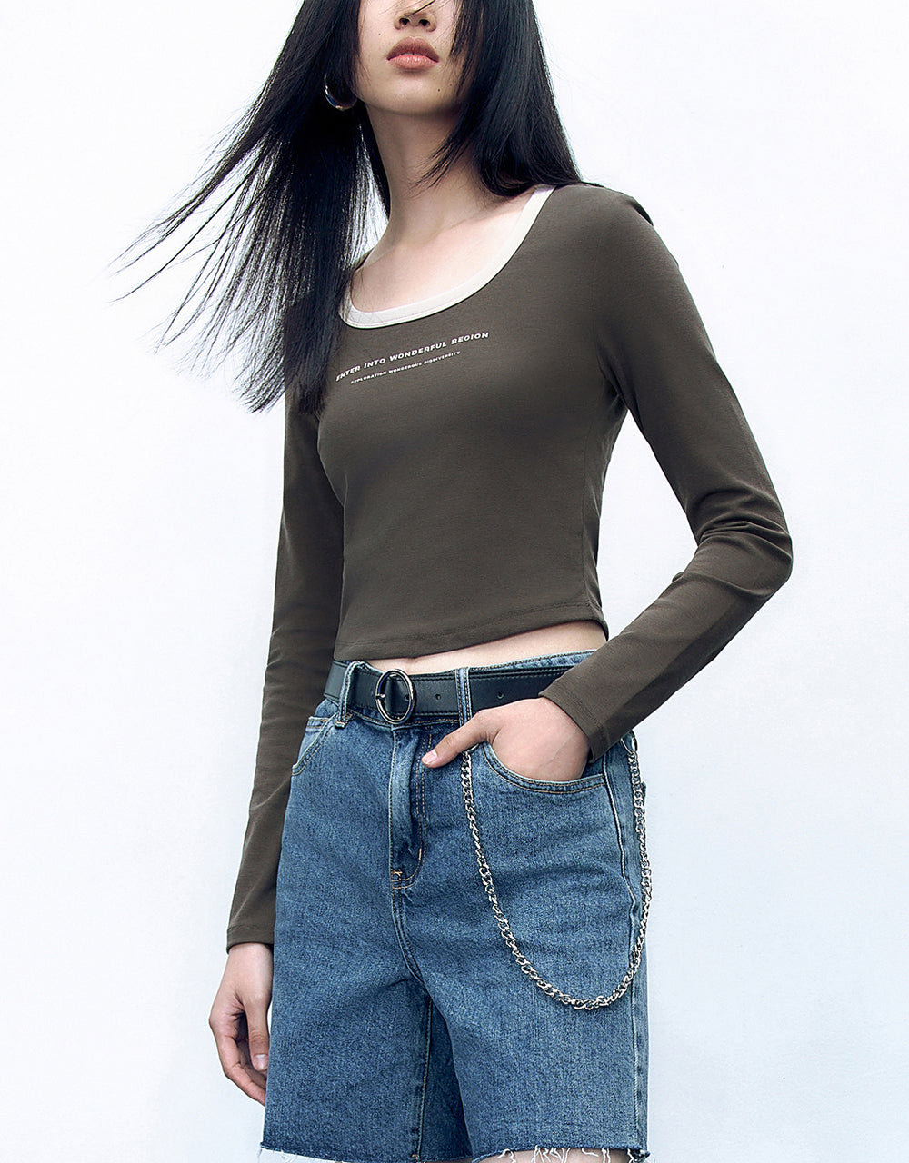 Letter Printed U Neck Knitted T-Shirt