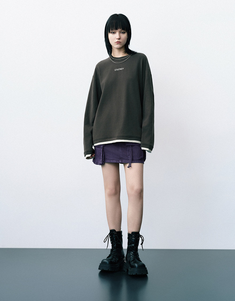 Letter Embossed Crew Neck Loose T-Shirt